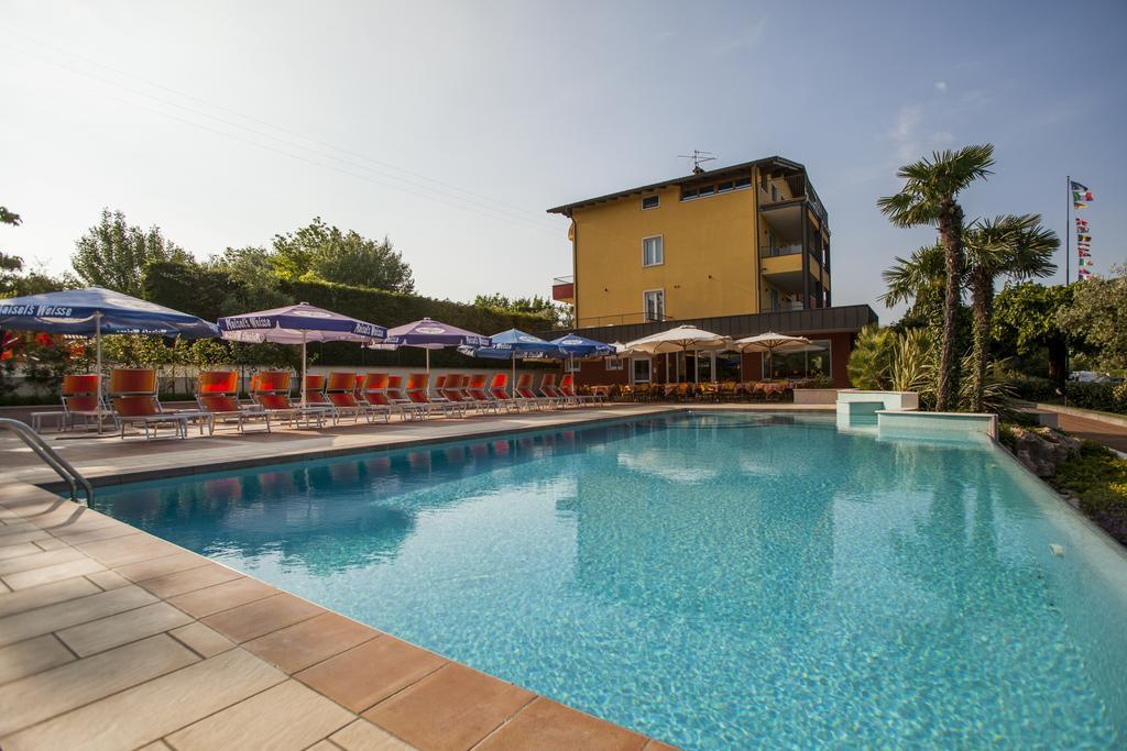 Hotel San Vito バルドリーノ エクステリア 写真